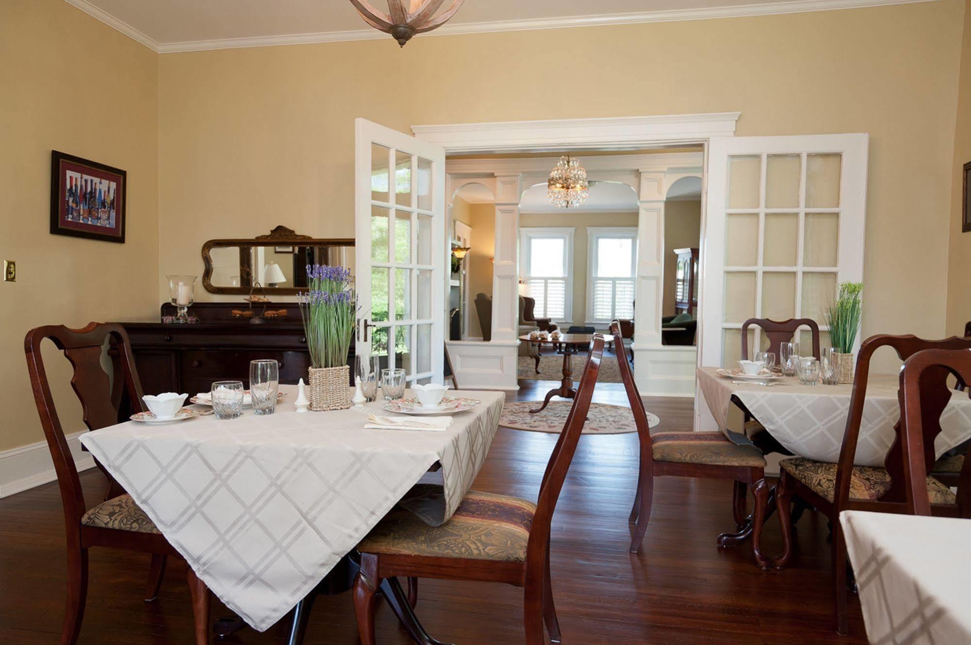 Steeles Tavern Manor Bed & Breakfast Raphine Buitenkant foto